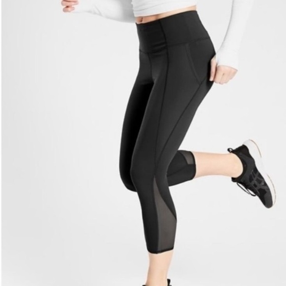 Athleta Lightning Capri Cropped Leggings Mesh Side Black Small - Picture 1 of 5